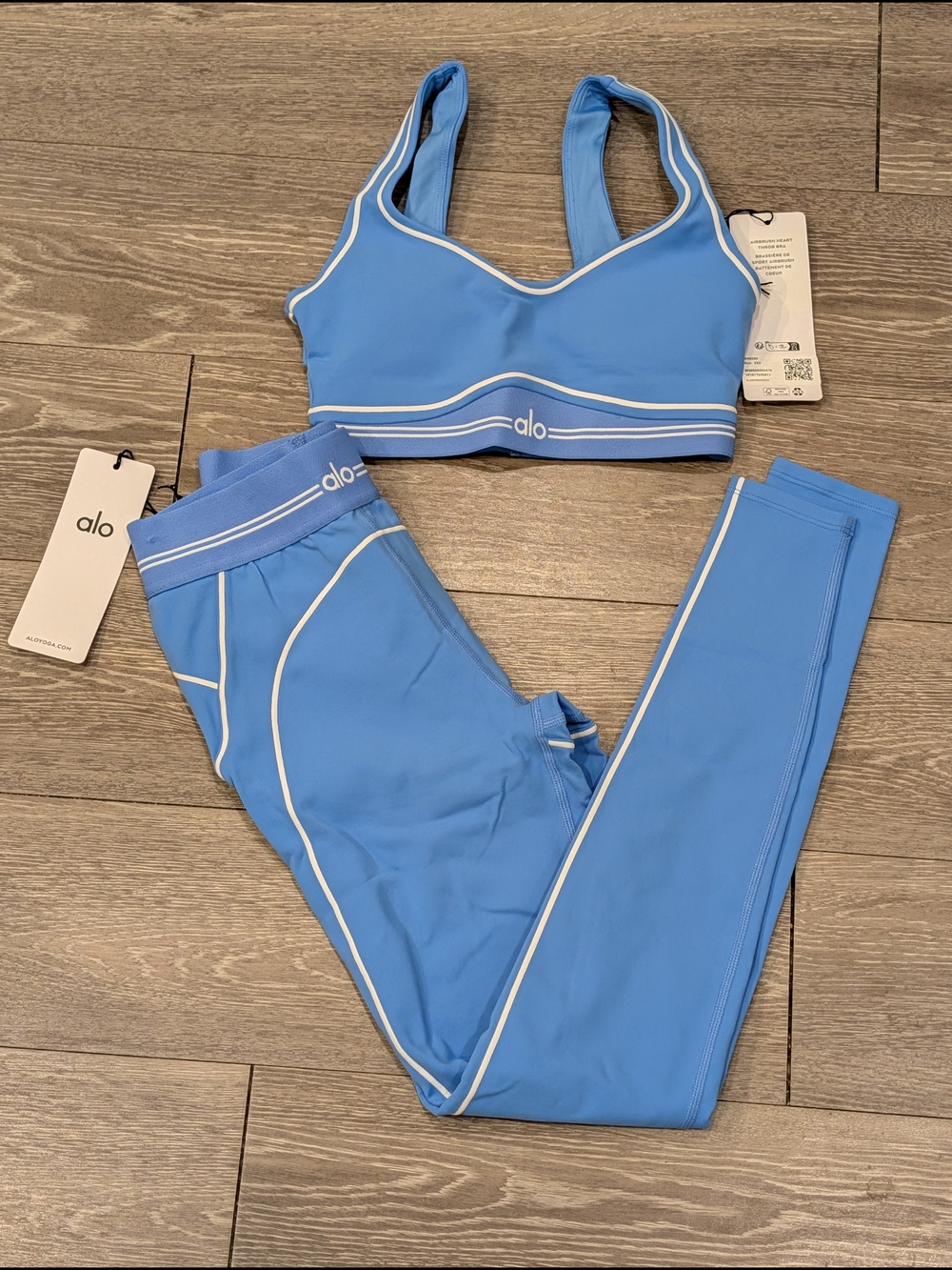 NWT Alo yoga Air Brush Heart Throb Bra And Leggings Set Crystal Blue XXS